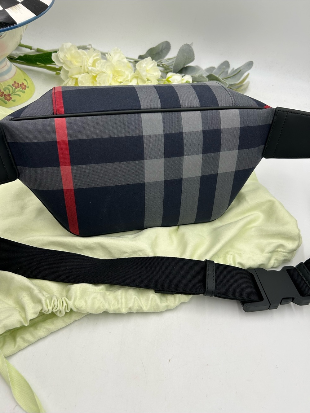 Women's Burberry iconic check adjustable belt Bag made in Italy - Picture 10 of 11